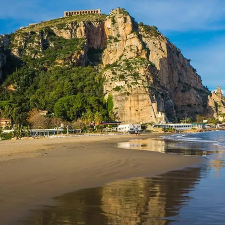 Casa Domitilla Vista Mare - Spiagge, Storia & Relax Wifi - Netflix Apartment Terracina